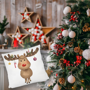 Rentier mit Weihnachtsschmuck Kissen mit rotem Hintergrund