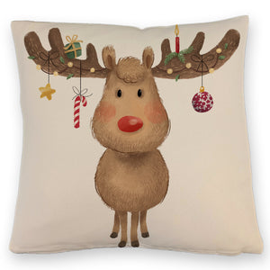 Rentier mit Weihnachtsschmuck Kissen mit rotem Hintergrund