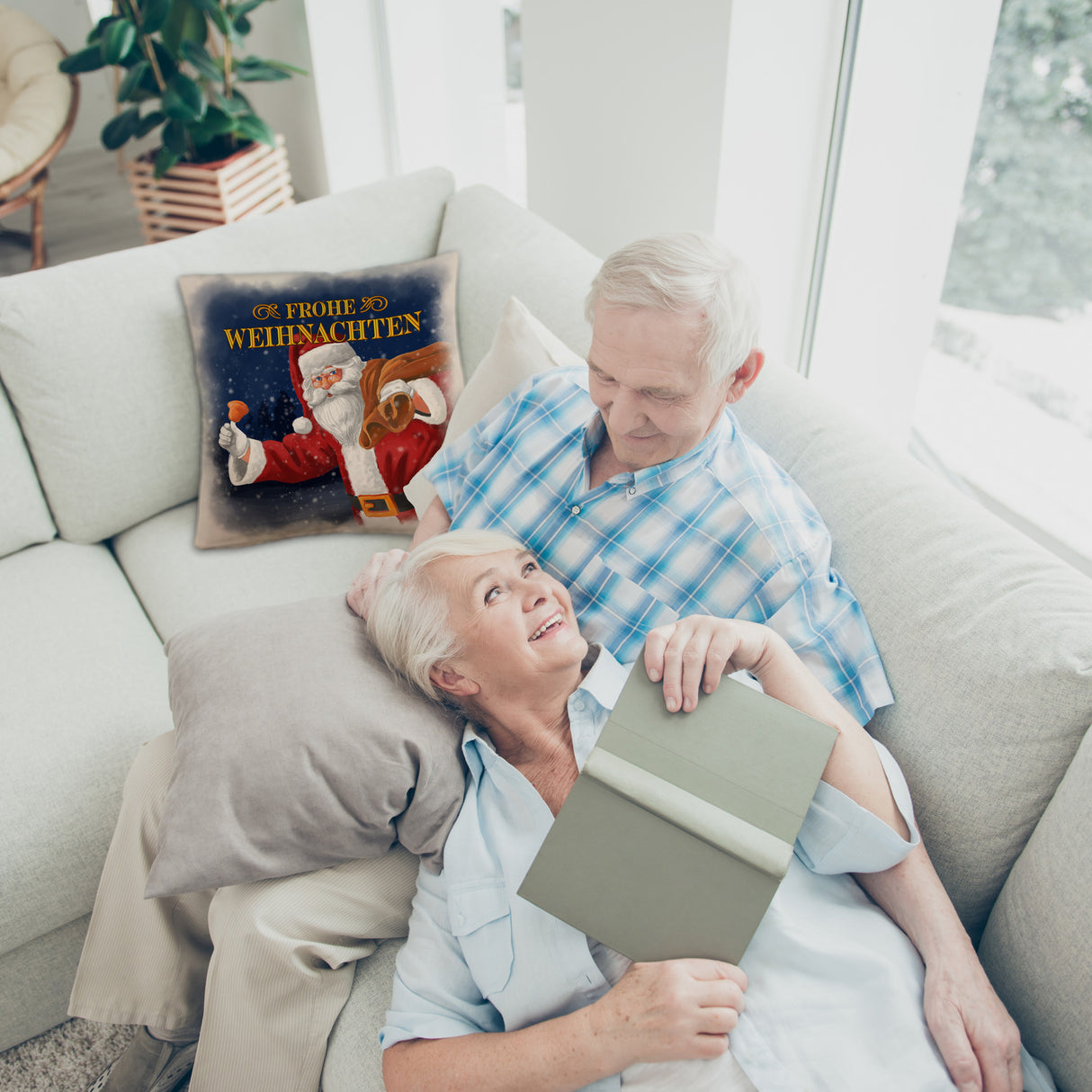 Traditioneller Weihnachtsmann Kissen mit Spruch Frohe Weihnachten