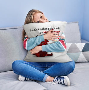 Freches Monster in dunkelrot Kissen mit lustigem Spruch