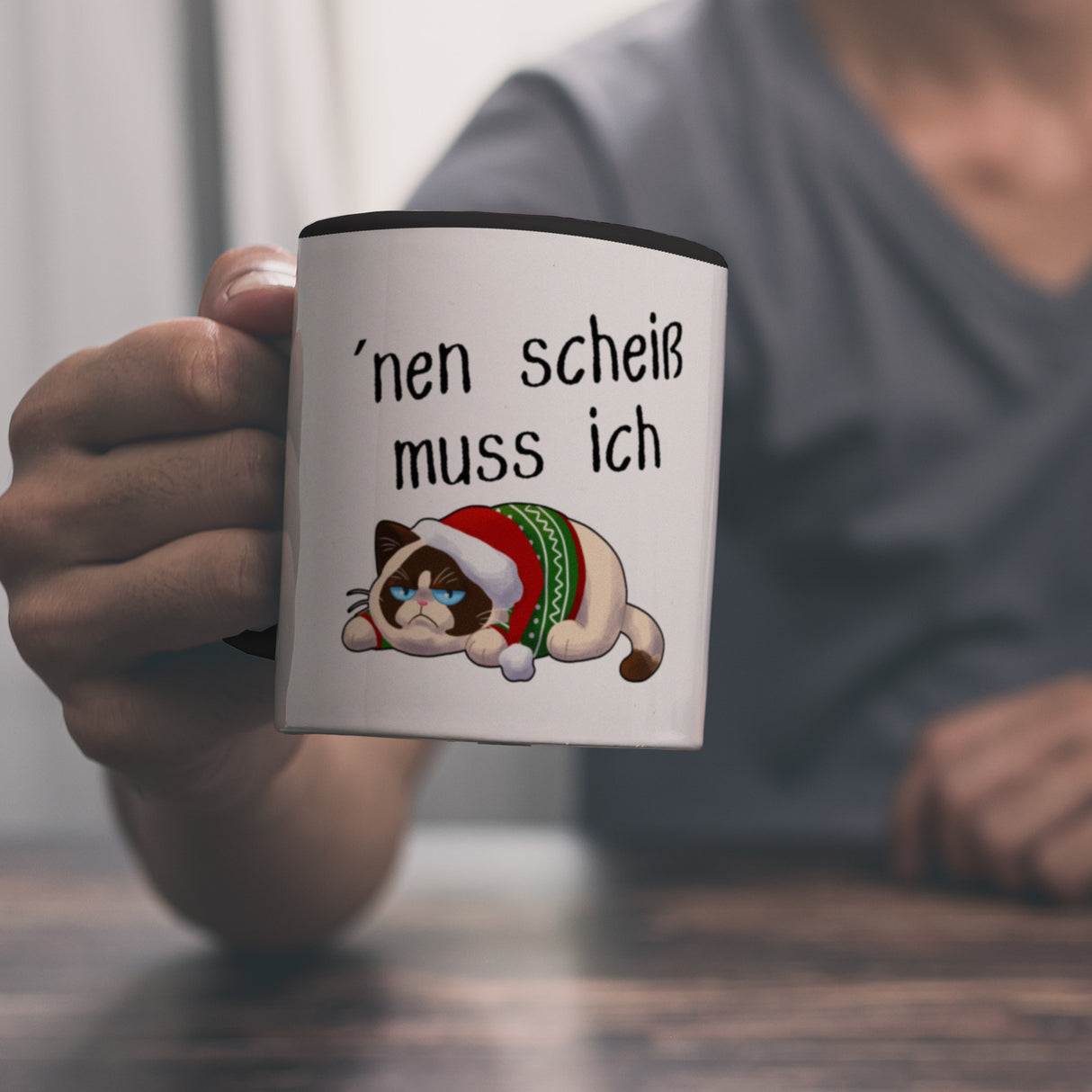 Genervter Kater Kaffeebecher mit Spruch nen scheiß muss ich