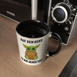 Baby-Alien Kaffeebecher mit Spruch Auf den Keks du mir gehen tust