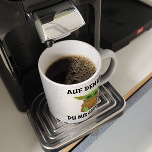 Baby-Alien Kaffeebecher mit Spruch Auf den Keks du mir gehen tust