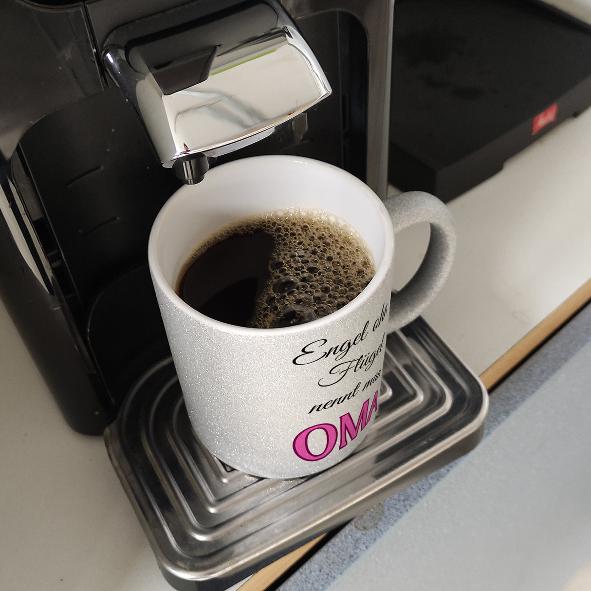 Oma Kaffeebecher mit Spruch Engel ohne Flügel nennt man Oma