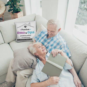 Pension Oma & Opa Kissen mit Spruch Von zufriedenen Enkeln empfohlen