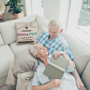 Pension Oma & Opa Kissen mit Spruch Von zufriedenen Enkeln empfohlen