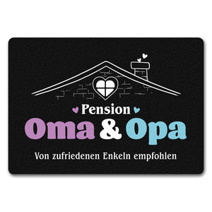 Pension Oma & Opa Fußmatte in 35x50 cm mit Spruch Von zufriedenen Enkeln empfohlen