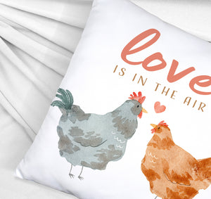 Hühner Kissen mit Spruch Love is in the air