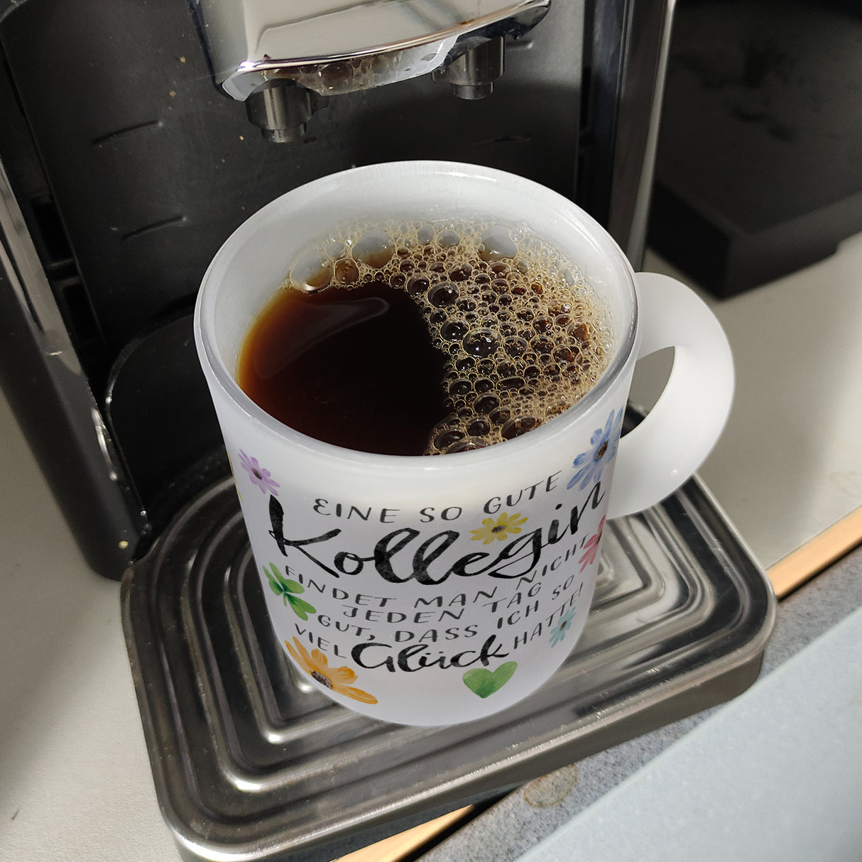 Blumen Kaffeebecher mit Spruch Glück gehabt mit toller Kollegin
