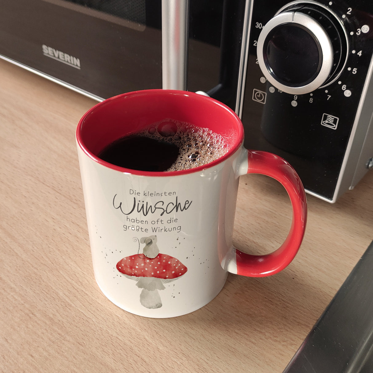 Maus auf Fliegenpilz Kaffeebecher mit Spruch Kleinste Wünsche größte Wirkung