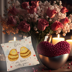 Pummel Biene Kissen mit Spruch Bee in love with you