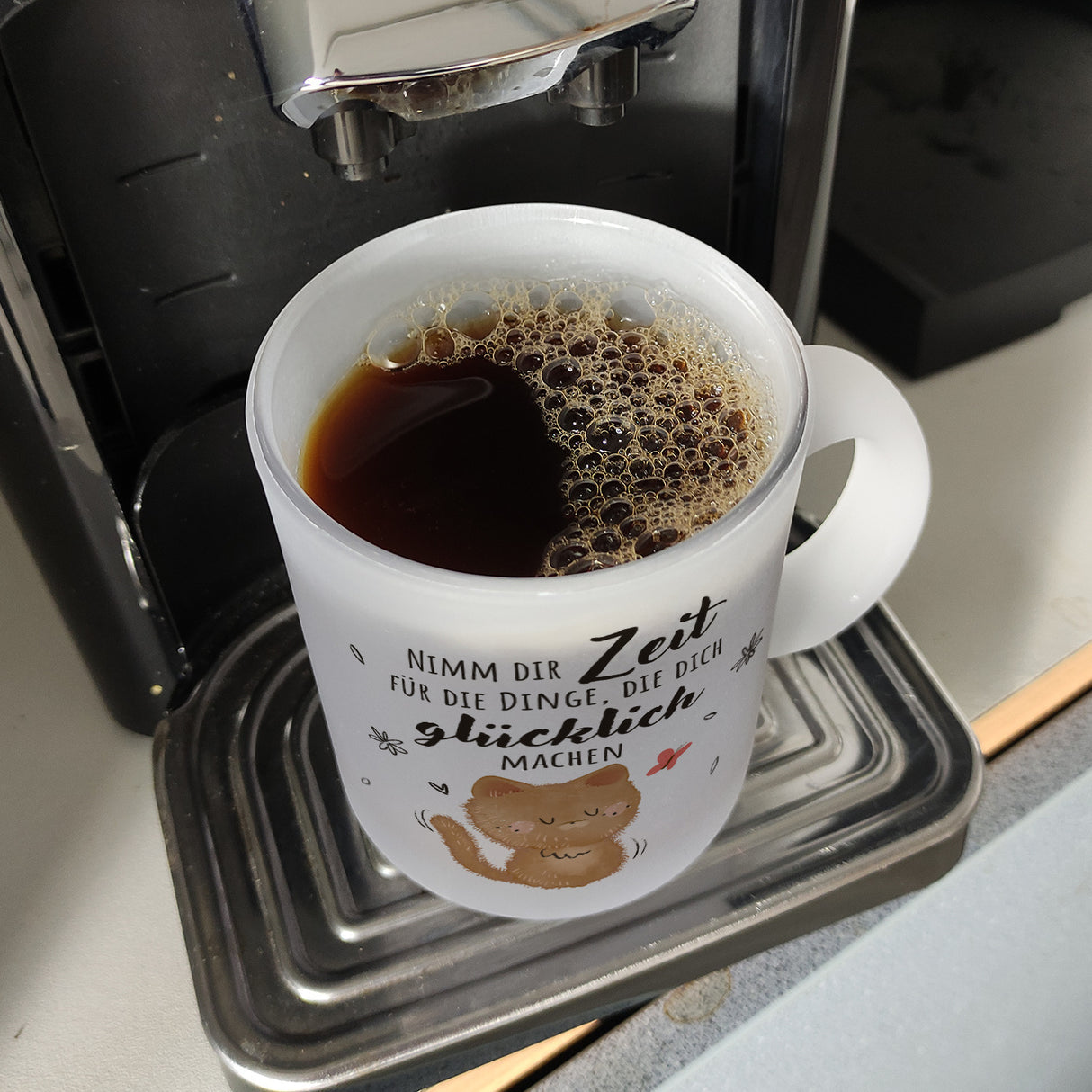 Katze Kaffeebecher mit Spruch Zeit für dein Glück nehmen