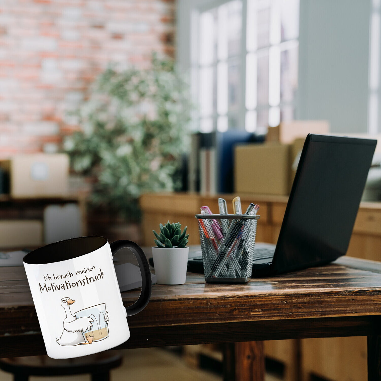 Gilbert die Gans Kaffeebecher mit Spruch Ich brauch meinen Motivationstrunk