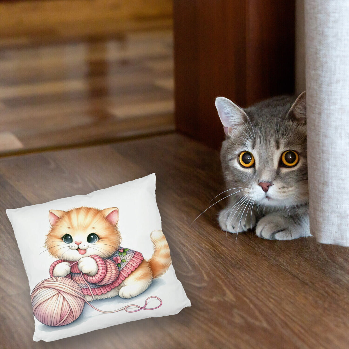 Katzenbaby mit Wollknäuel Kissen
