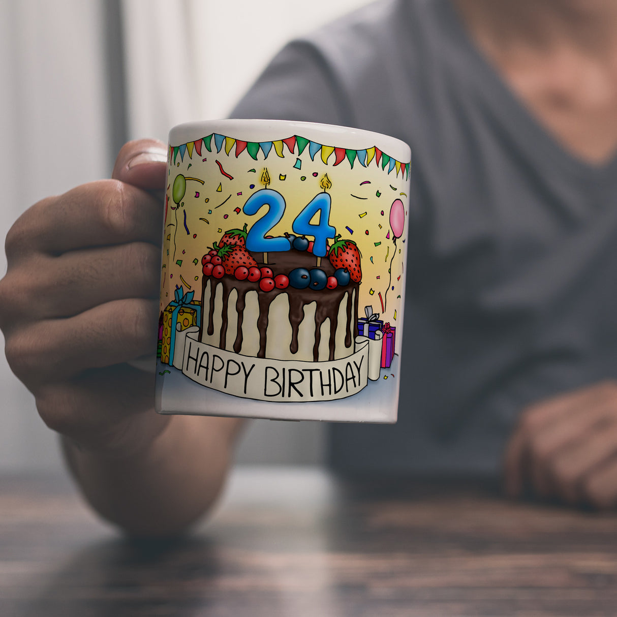 24. Geburtstag Tasse mit Kuchen und Geschenk und Anhänger: zum 8766. Tag