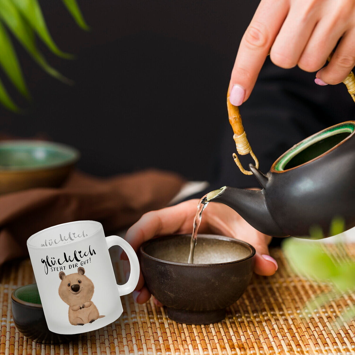 Quokka Kaffeebecher mit Spruch Glücklich steht dir gut
