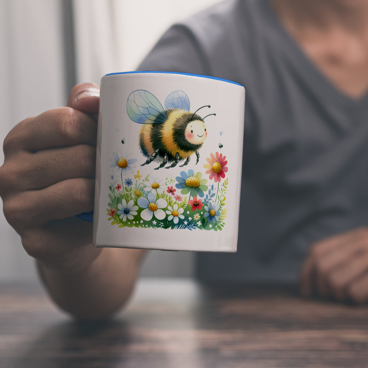 Hummel auf Blumenwiese Kaffeebecher