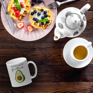 Niedliche Avocado Kaffeebecher mit Spruch Avocados machen glücklich