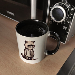 Grimmige Katze im Schlafanzug Kaffeebecher