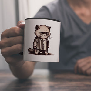 Grimmige Katze im Schlafanzug Kaffeebecher