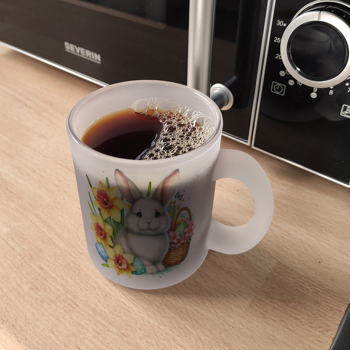 Osterhase mit Osterglocken Kaffeebecher