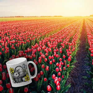 Osterhase im Osternest Kaffeebecher
