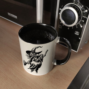 Böse Hexe auf Besen Kaffeebecher