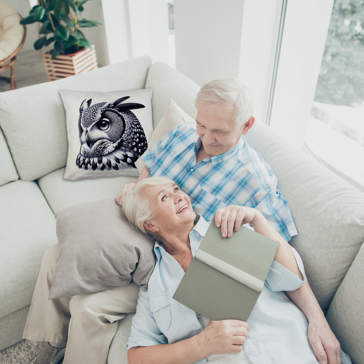 Schwarze Eule Kissen