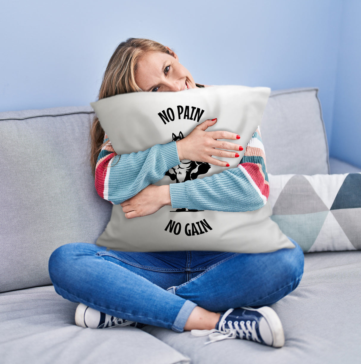 Muskulöser Fitness-Wolf Kissen mit Spruch NO PAIN NO GAIN