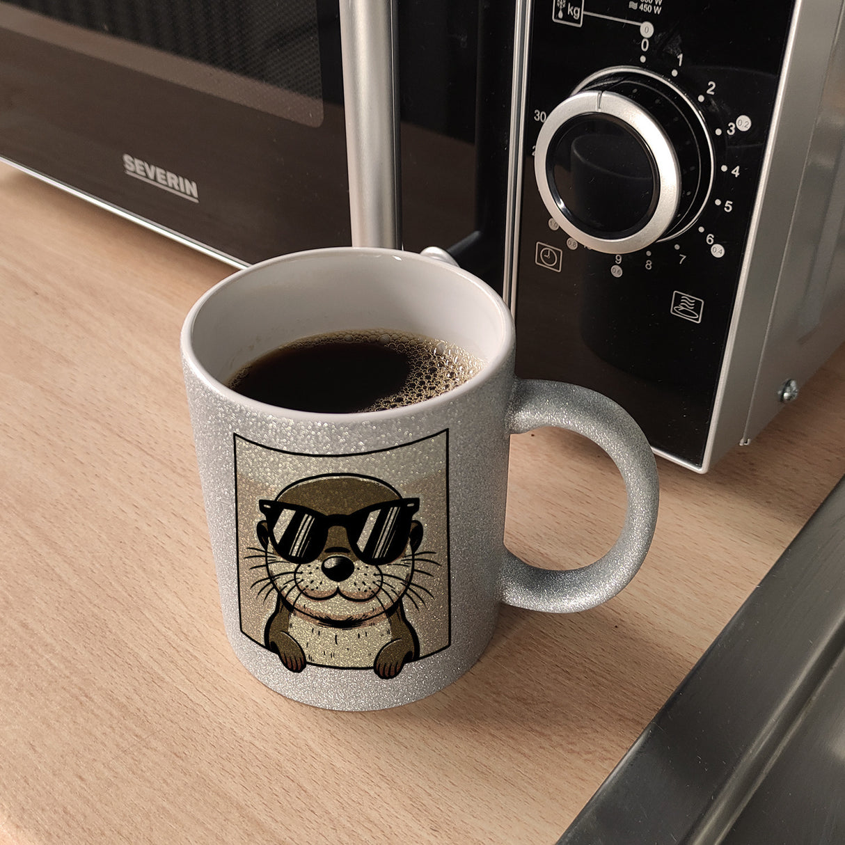 Retro Otter mit Sonnenbrille Kaffeebecher