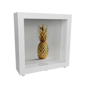 Goldene Ananas auf weißem Hintergrund Spardose