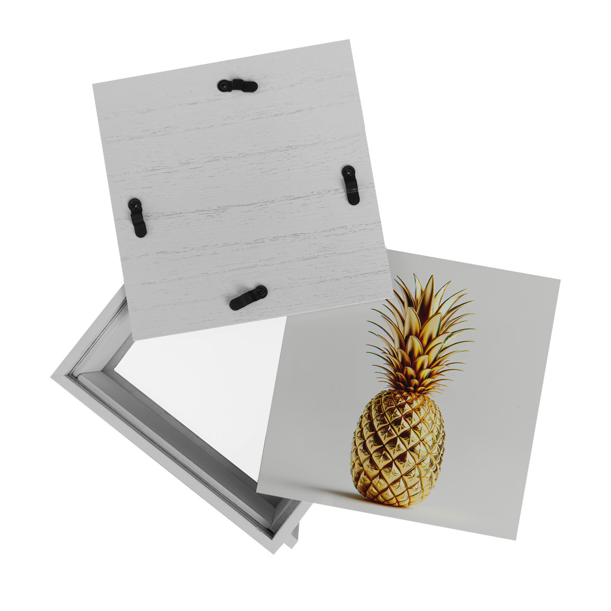 Goldene Ananas auf weißem Hintergrund Spardose
