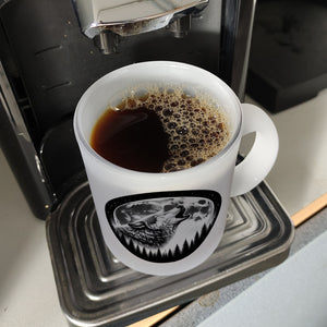 Heulender Wolf im Mondschein Kaffeebecher