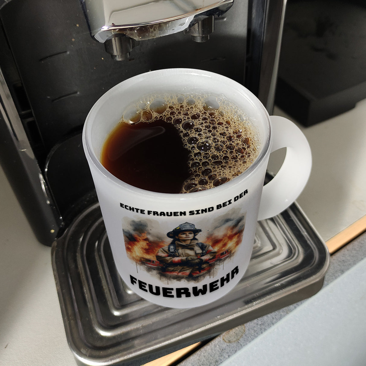 Echte Frauen sind bei der Feuerwehr Kaffeebecher