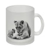 Liegende Löwin mit Babylöwe Kaffeebecher