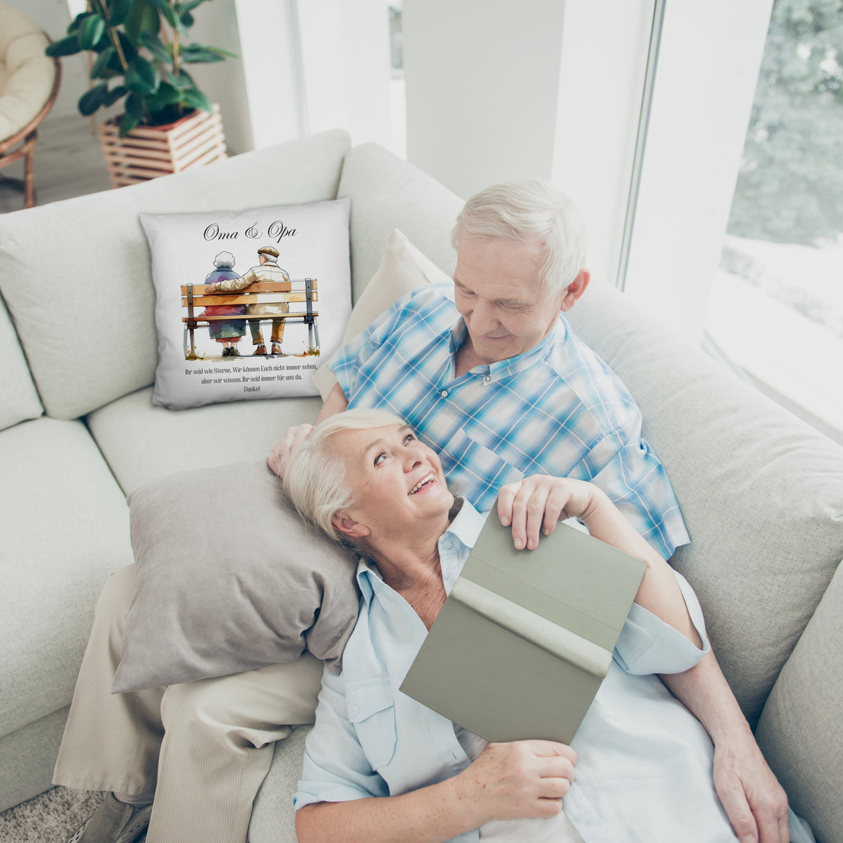 Oma und Opa auf Bank Kissen