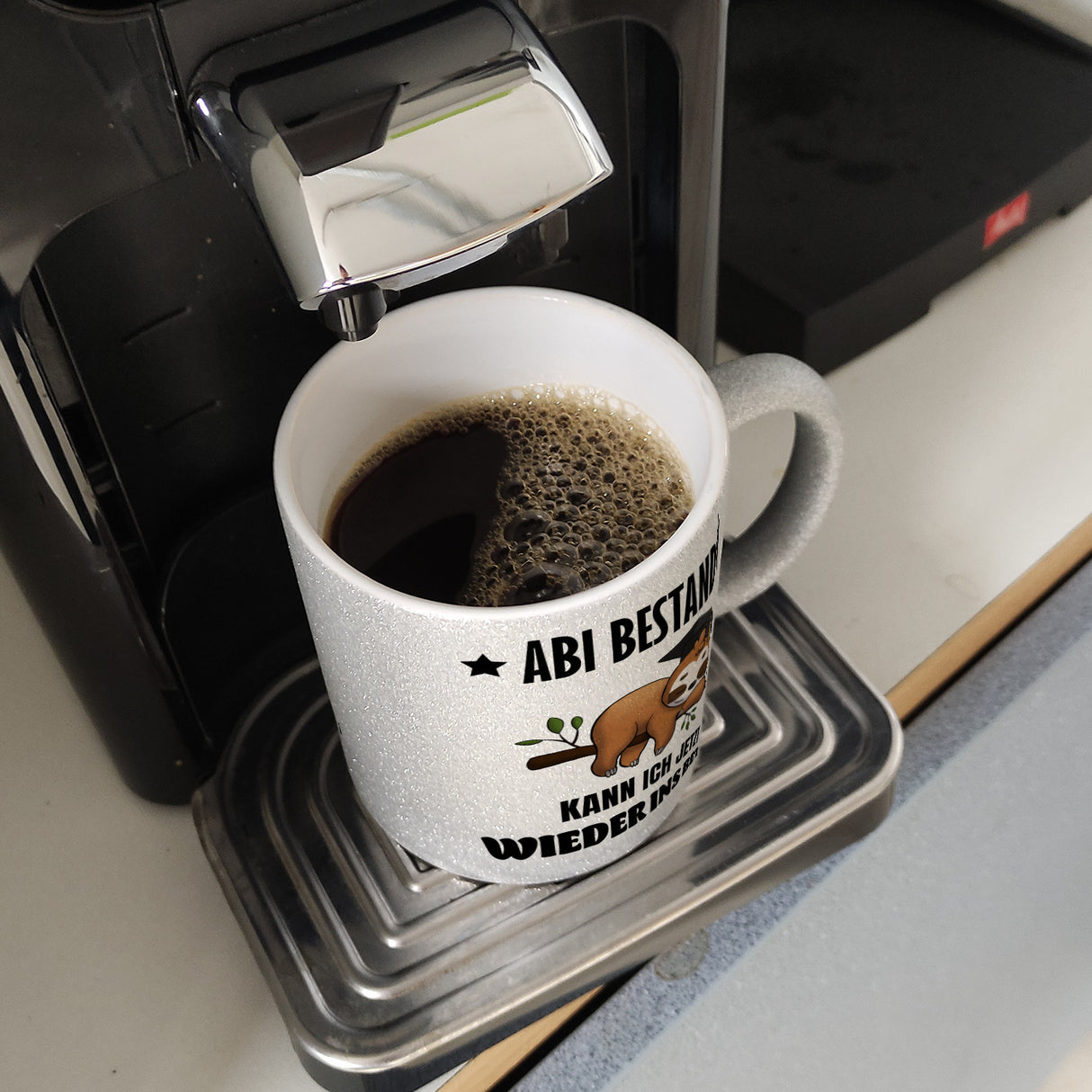 Faultier Abitur Kaffeebecher mit Spruch Abi geschafft zurück ins Bett