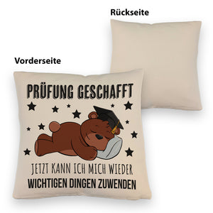 Schlafender Bär mit Doktorhut Kissen mit Spruch Prüfung bestanden