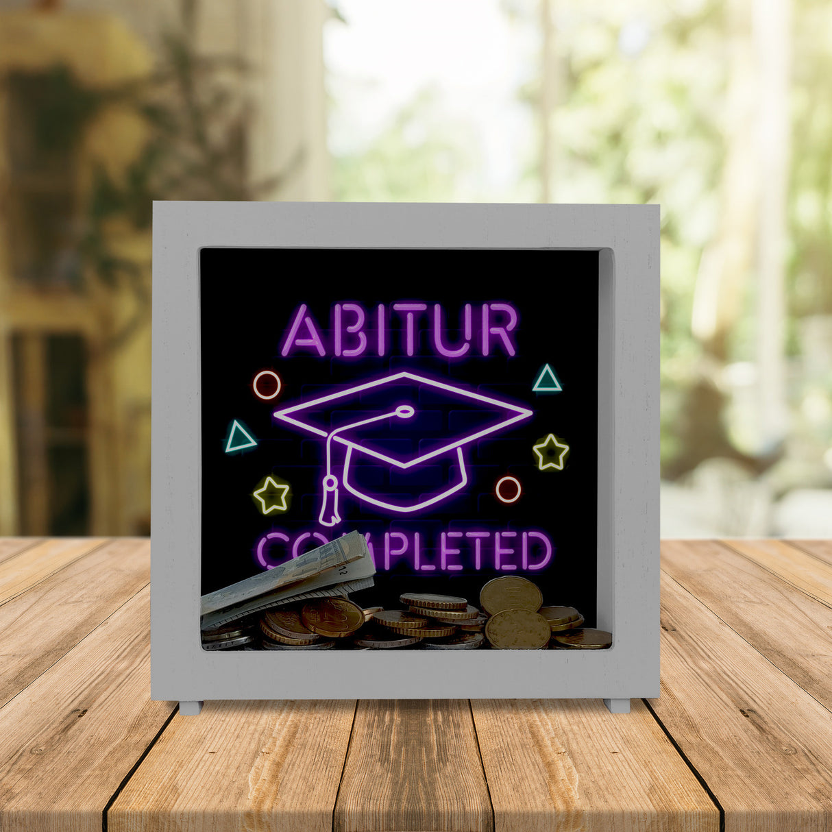 Doktorhut in Neonschrift Spardose mit Spruch Abitur completed