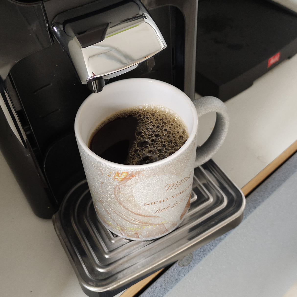 Herz Kaffeebecher mit Spruch Mama nicht vergessen ich hab dich lieb