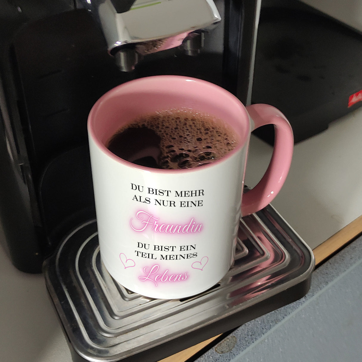 Herzen der Freundschaft Kaffeebecher mit Spruch Mehr als Freundin