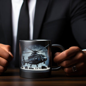 Polizeihubschrauber Tasse in Schwarz
