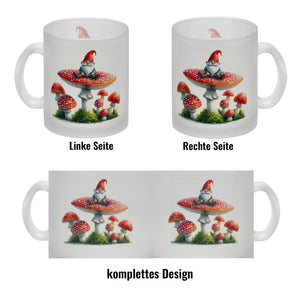 Gartenzwerg auf einem Fliegenpilz Kaffeebecher