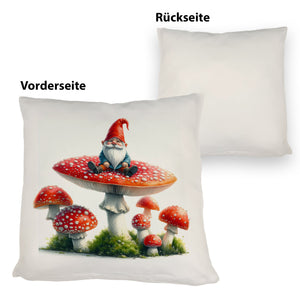 Gartenzwerg auf einem Fliegenpilz Kissen