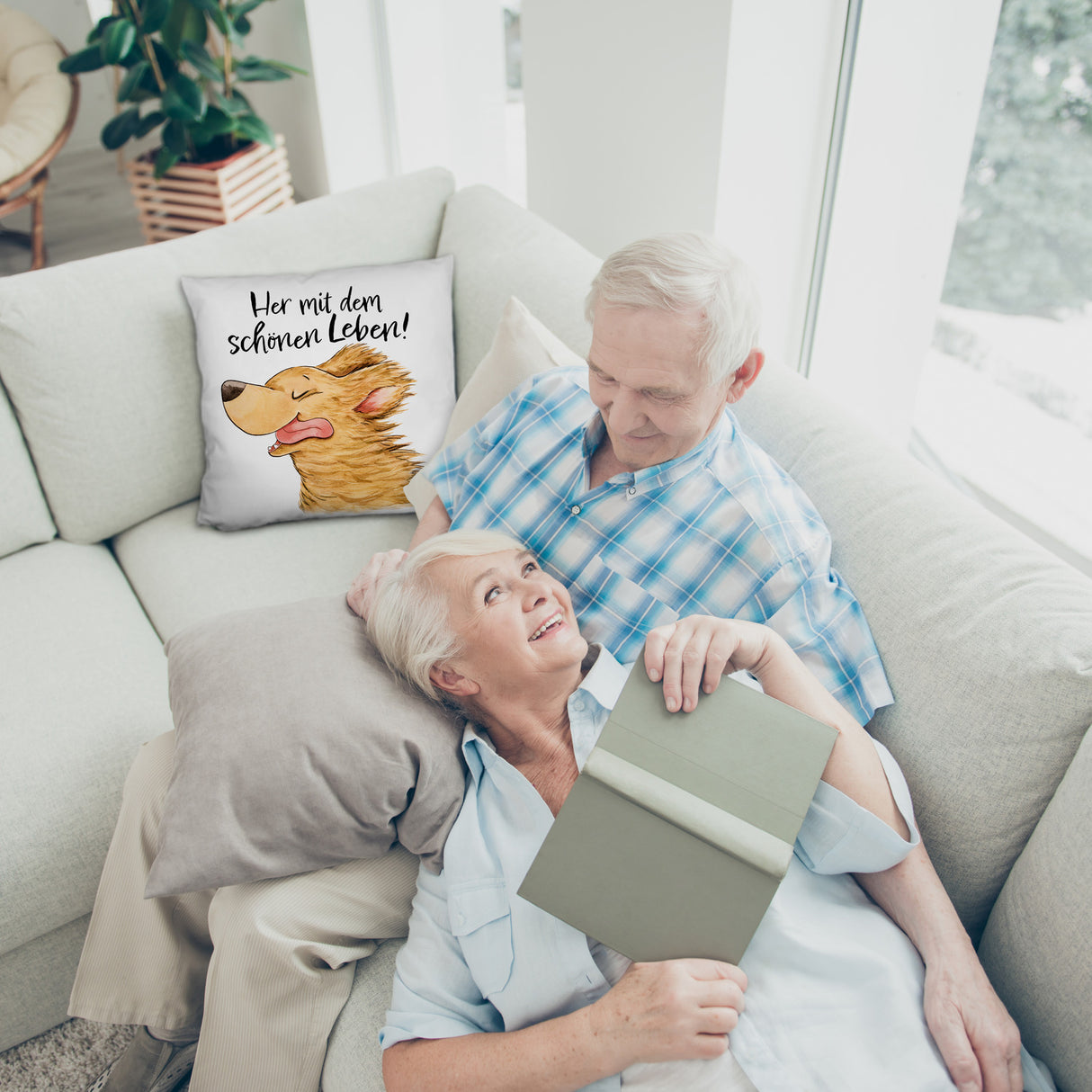 Hund Kissen mit Spruch Her mit dem schönen Leben