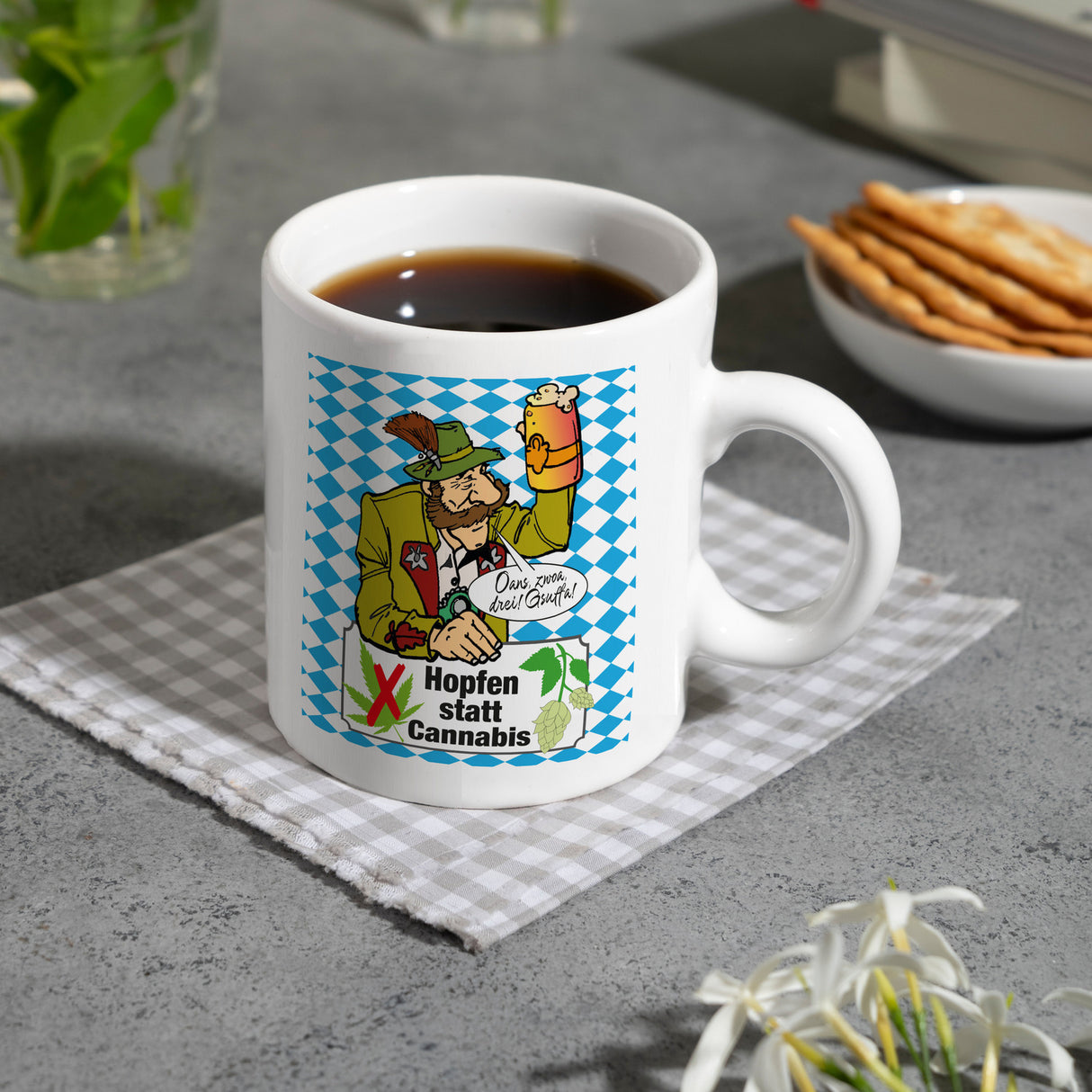 Hopfen statt Cannabis Kaffeebecher mit Spruch Oans zwoa drei Gsuffa