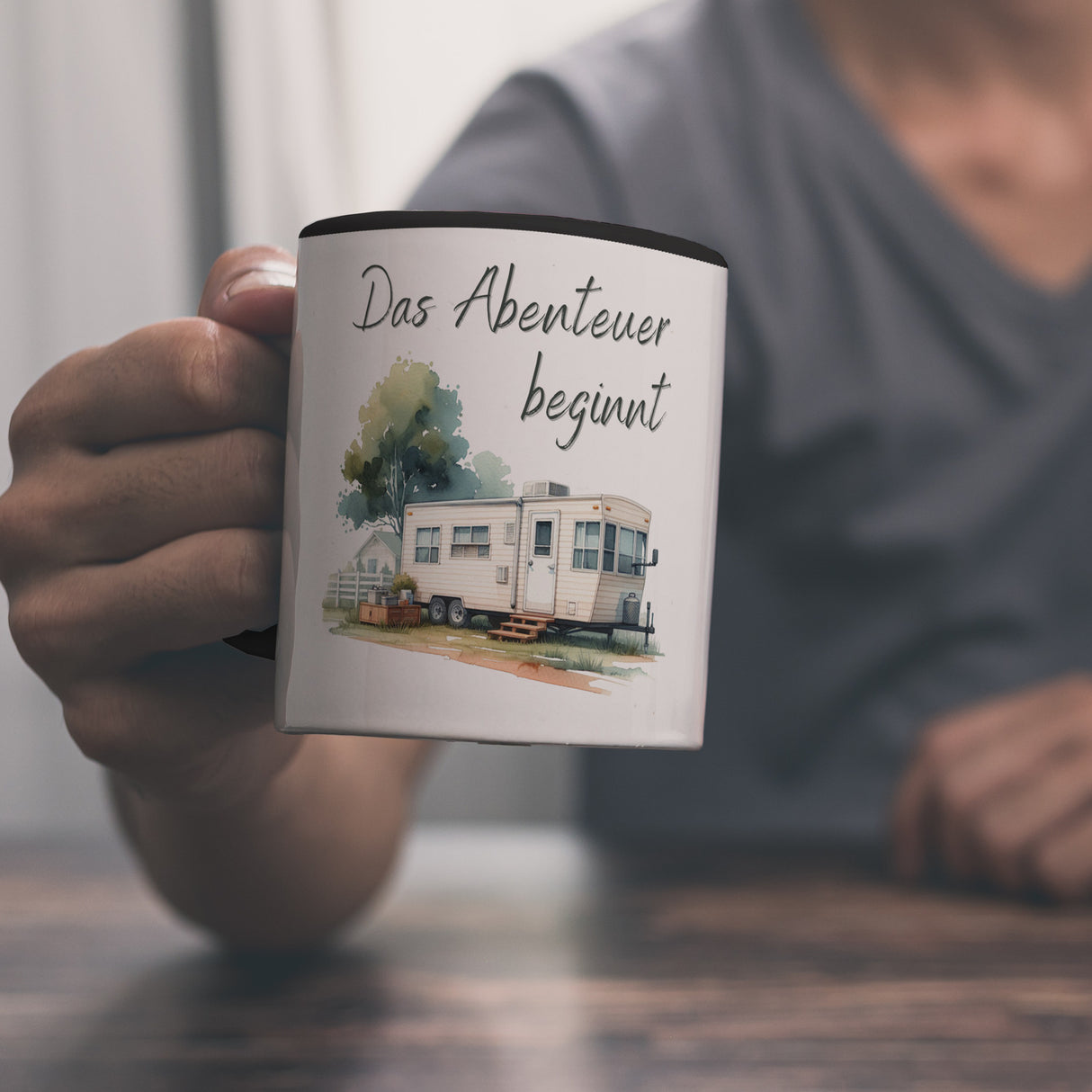 Wohnwagen Kaffeebecher mit Spruch Das Abenteuer beginnt