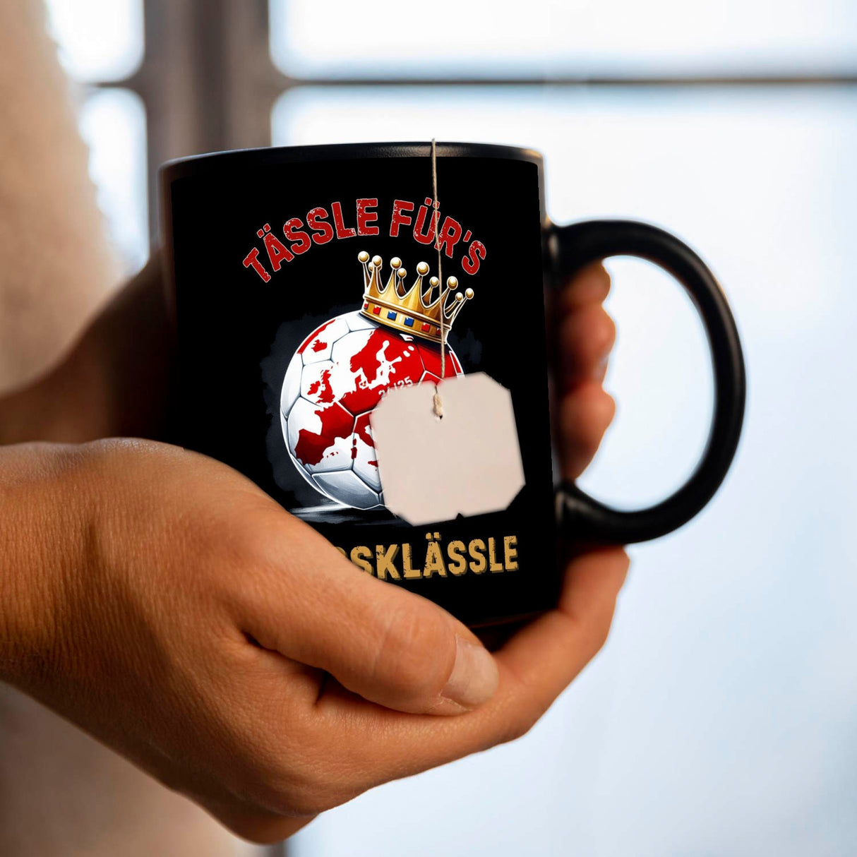 Stuttgart Europa Tasse in Schwarz mit Spruch Tässle fürs Königsklässle