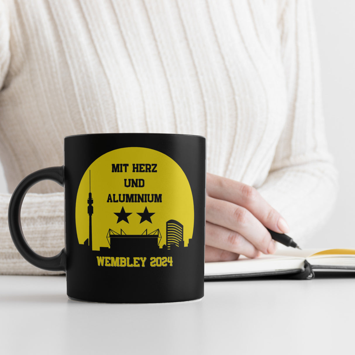 Dortmund Finale Wembley 2024 Tasse in Schwarz mit Spruch Mit Herz und Aluminium