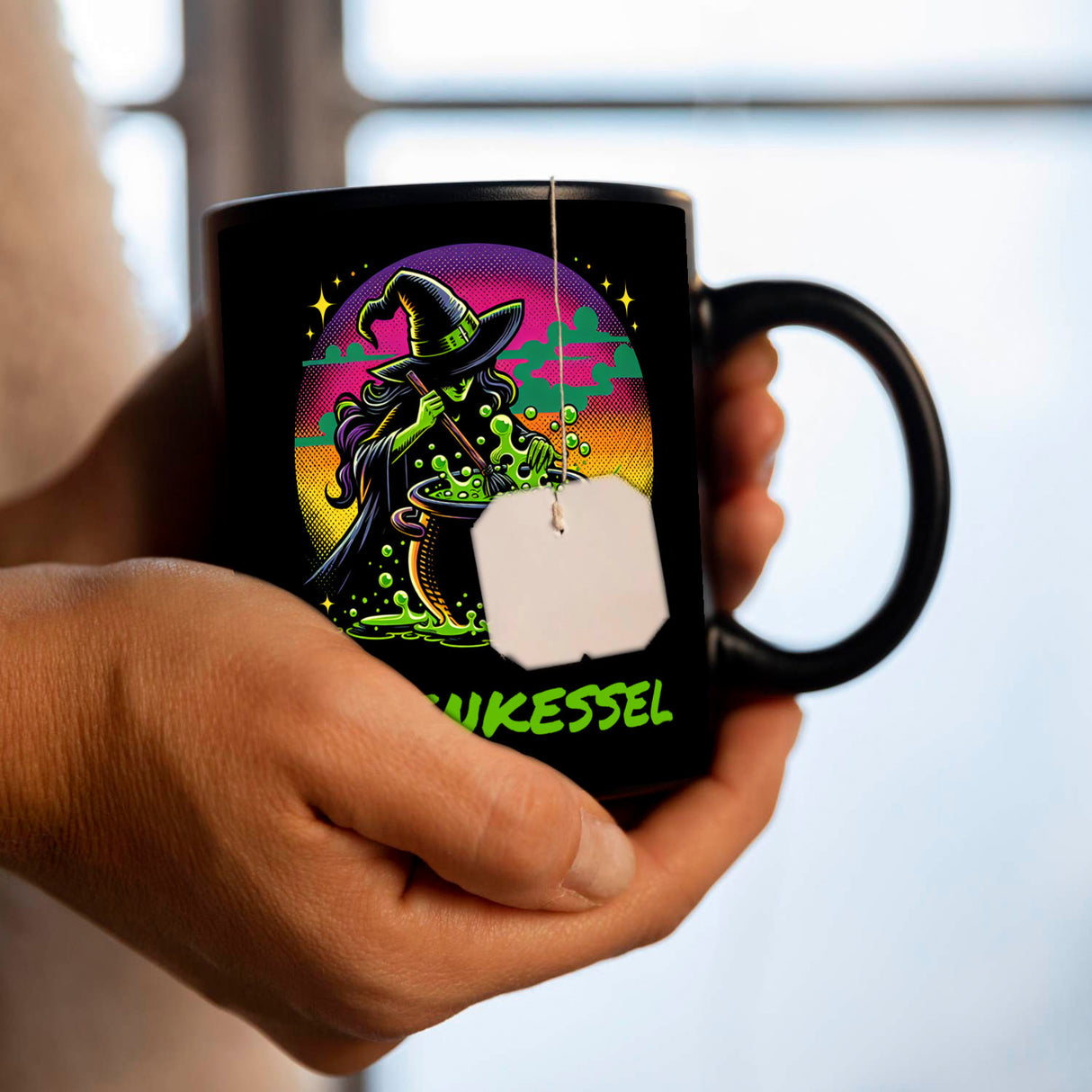 Hexe Tasse in Schwarz mit Spruch Hexenkessel